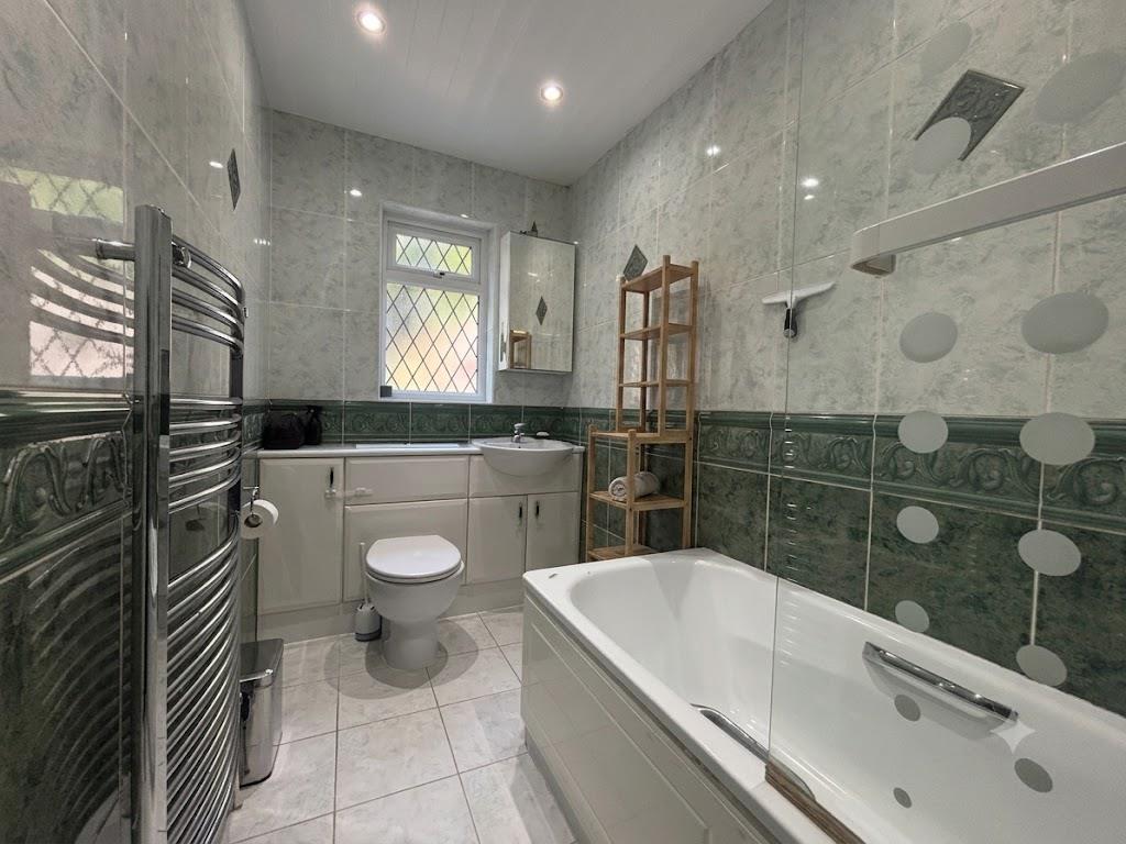 Abbots Road, Edgware, HA8, Edgware